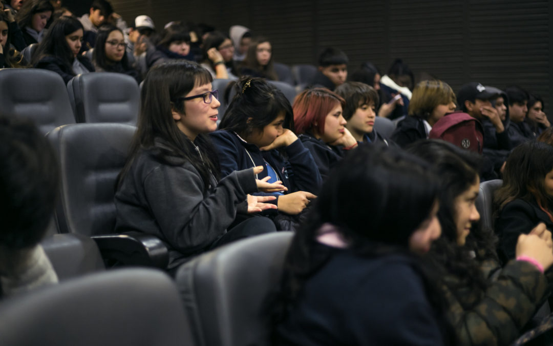 Esencia Creativa: Christopher Murray conversa con cineclubes escolares de Valdivia